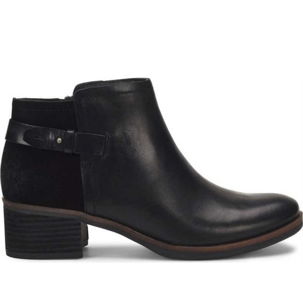 New In Box Korks Sonya Black Leather Ankle Boots